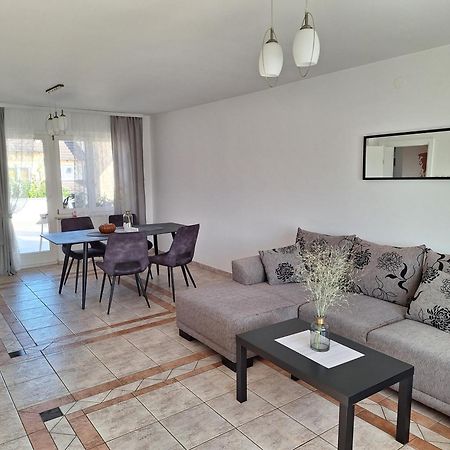 Apartments Place4You เบียโลวาร์ ภายนอก รูปภาพ